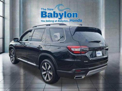 2023 Honda Pilot Touring 8-Passenger