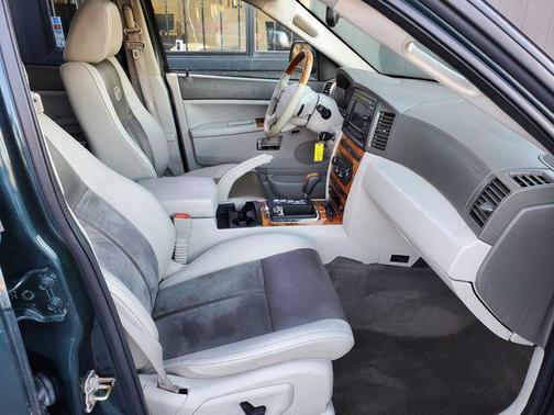 2006 Jeep Grand Cherokee Overland for sale in Denver, CO - image 9