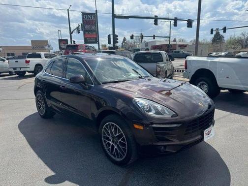 Beige 2016 Porsche Macan S