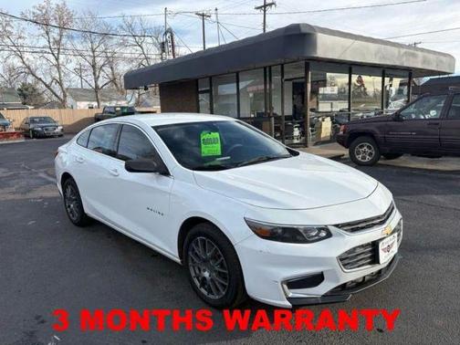 White 2018 Chevrolet Malibu 1LS
