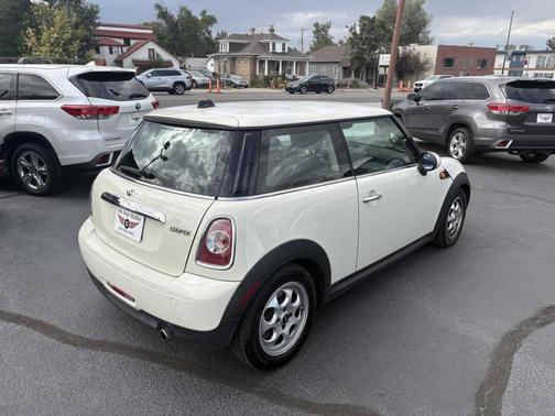 White 2013 MINI Hardtop Cooper