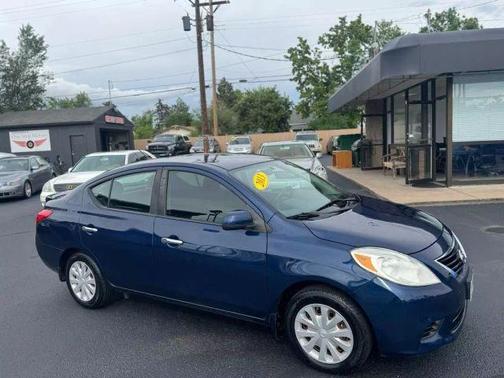 2013 Nissan Versa 1.6 SV