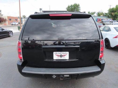 Black 2008 GMC Yukon Denali