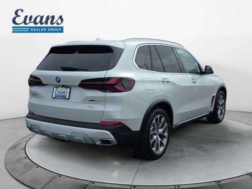 Mineral White Metallic 2026 BMW X5 PHEV xDrive50e