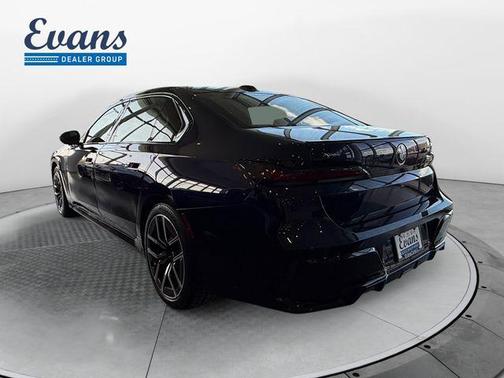 Tanzanite Blue II Metallic 2026 BMW 740 xDrive