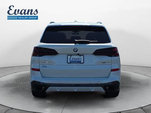 Mineral White Metallic 2026 BMW X5 xDrive40i
