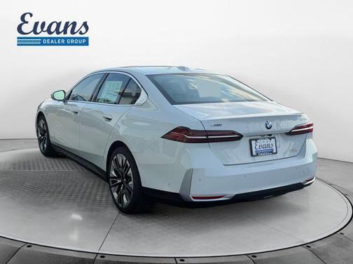 Alpine White 2026 BMW 530 xDrive