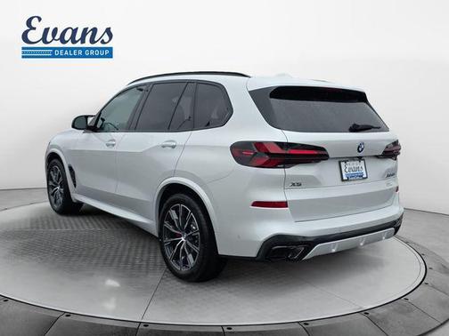 Mineral White Metallic 2026 BMW X5 M60i