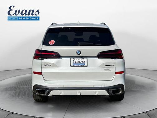 White Metallic 2025 BMW X5 xDrive40i