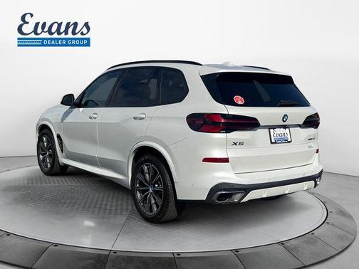 White Metallic 2025 BMW X5 xDrive40i