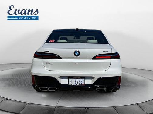 Mineral White Metallic 2024 BMW 760 xDrive