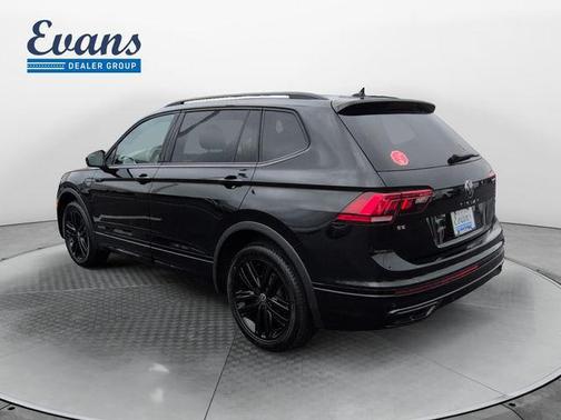 Deep Black Pearl 2022 Volkswagen Tiguan 2.0T SE R-Line Black 4MOTION