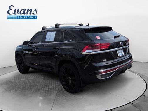 Deep Black Pearl 2023 Volkswagen Atlas Cross Sport 3.6L V6 SE w/Technology
