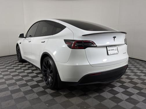 Pearl White Multi-Coat 2022 Tesla Model Y Performance Dual Motor All-Wheel Drive