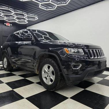 Brilliant Black Crystal Pearlcoat 2015 Jeep Grand Cherokee Laredo