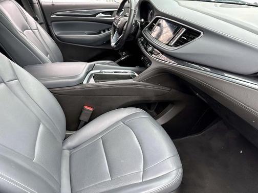 2023 Buick Enclave Essence AWD