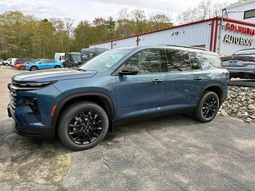 Lakeshore Blue Metallic 2026 Chevrolet Traverse LT