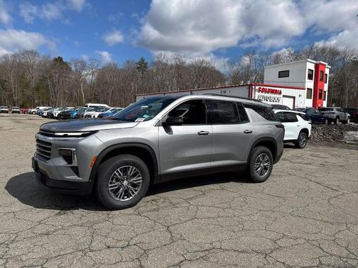 Sterling Gray Metallic 2026 Chevrolet Traverse LT