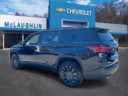 Mosaic Black Metallic 2023 Chevrolet Traverse RS