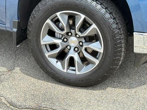 Lakeshore Blue Metallic 2024 Chevrolet Silverado 1500 LT