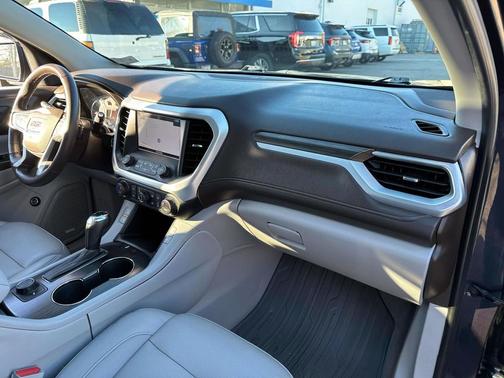 2018 GMC Acadia SLT-1