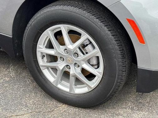Sterling Gray Metallic 2023 Chevrolet Equinox 1LT