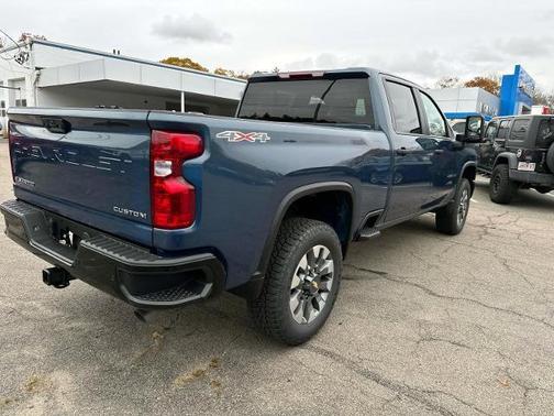 2026 Chevrolet Silverado 2500 Custom