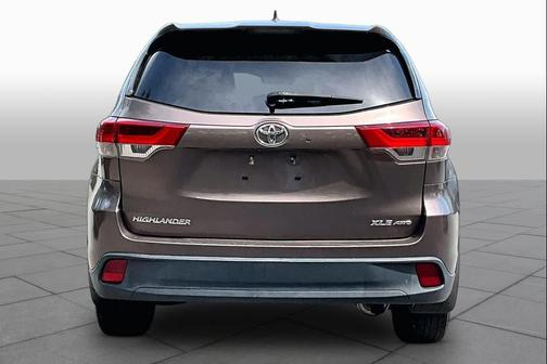Toasted Walnut Pearl 2017 Toyota Highlander XLE