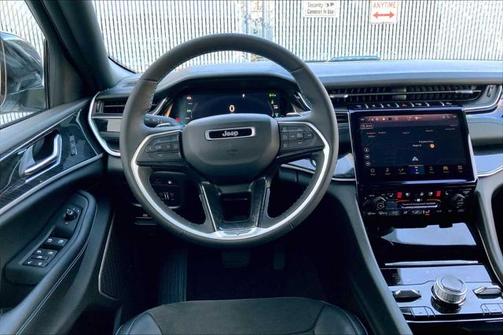 2023 Jeep Grand Cherokee 4xe Trailhawk