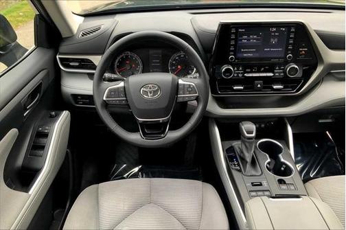 2020 Toyota Highlander LE