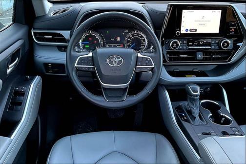 2025 Toyota Highlander Hybrid XLE