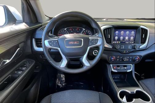 Summit White 2022 GMC Terrain SLE