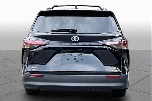 Midnight Black Metallic 2023 Toyota Sienna XLE