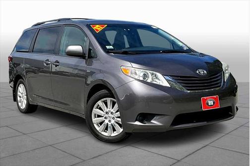 2017 Toyota Sienna LE