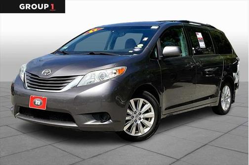 2017 Toyota Sienna LE