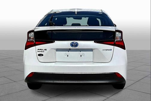 2021 Toyota Prius LE