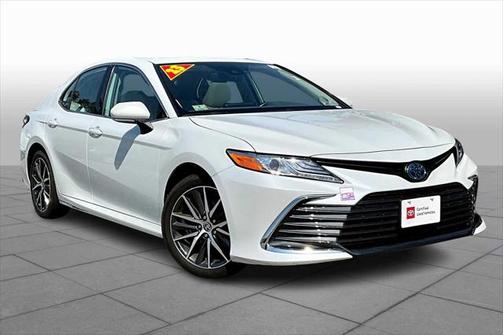 2023 Toyota Camry Hybrid XLE