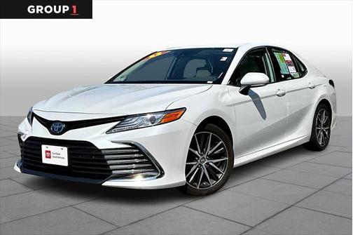 2023 Toyota Camry Hybrid XLE