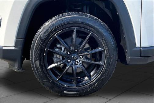 White Clearcoat 2020 Jeep Compass Latitude
