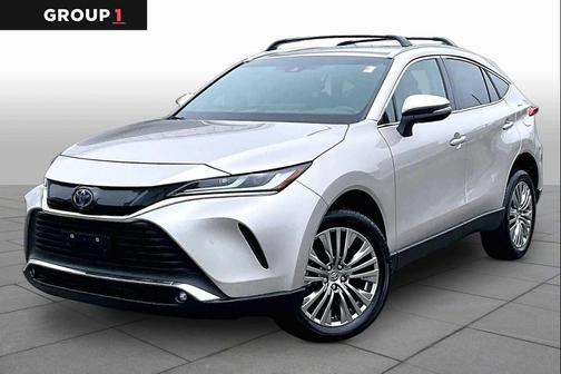 Titanium Glow 2024 Toyota Venza XLE