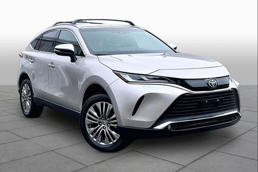 Titanium Glow 2024 Toyota Venza XLE