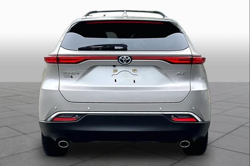 Titanium Glow 2024 Toyota Venza XLE