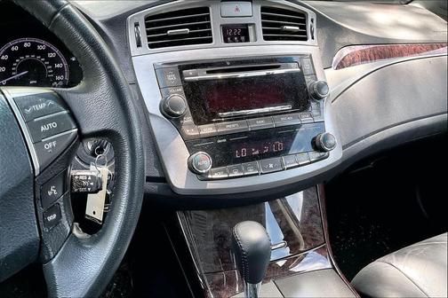 Classic Silver Metallic 2011 Toyota Avalon Base