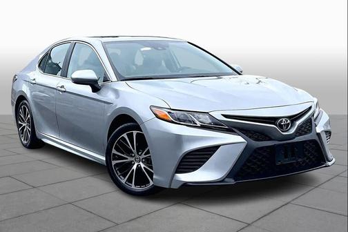 Celestial Silver Metallic 2019 Toyota Camry SE