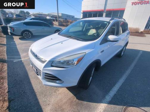 OXFORD WHITE 2015 Ford Escape SE