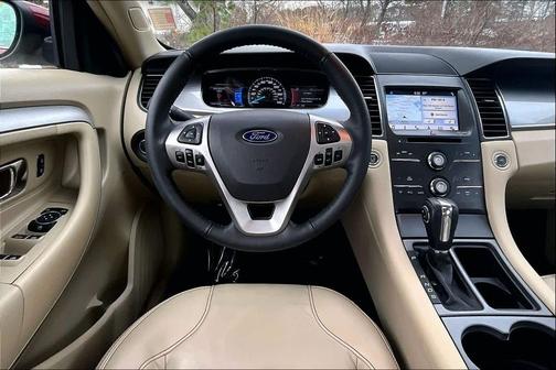 2018 Ford Taurus SEL
