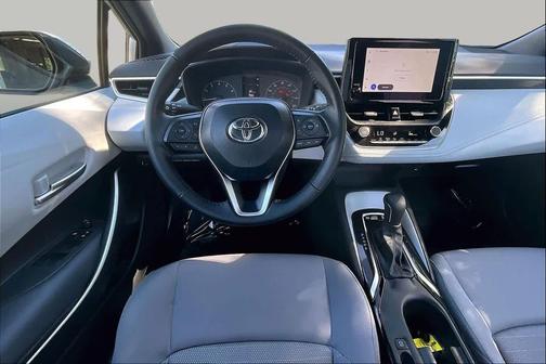 Classic Silver Metallic 2025 Toyota Corolla SE