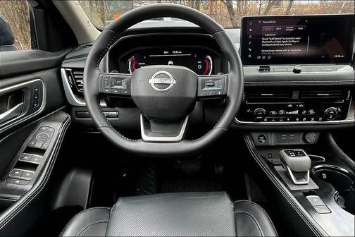Super Black 2025 Nissan Rogue Platinum