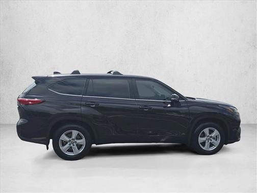 Opulent Amber 2021 Toyota Highlander LE