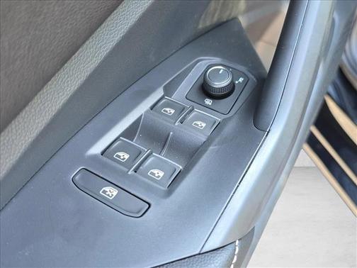 Deep Black Pearl 2026 Volkswagen Jetta 1.4T S